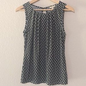 Banana Republic Sleeveless Pleated Print Blouse